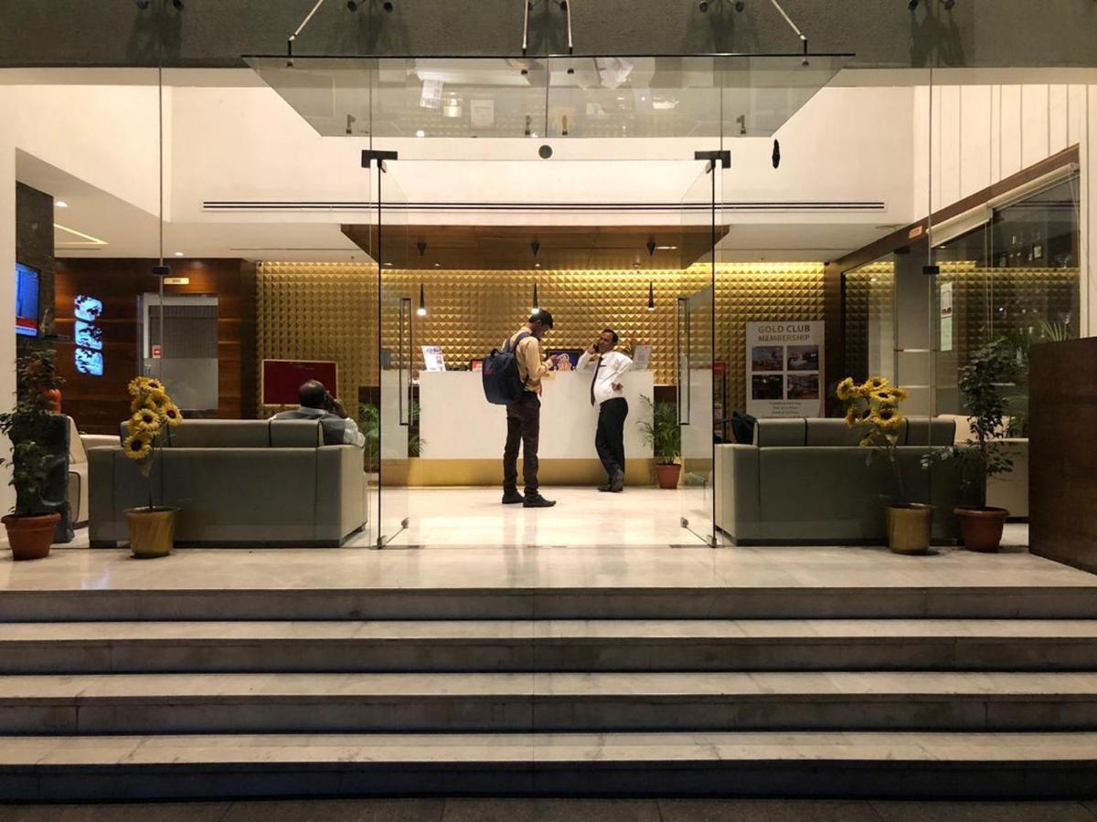 Hotel Tarawade Clarks Pune