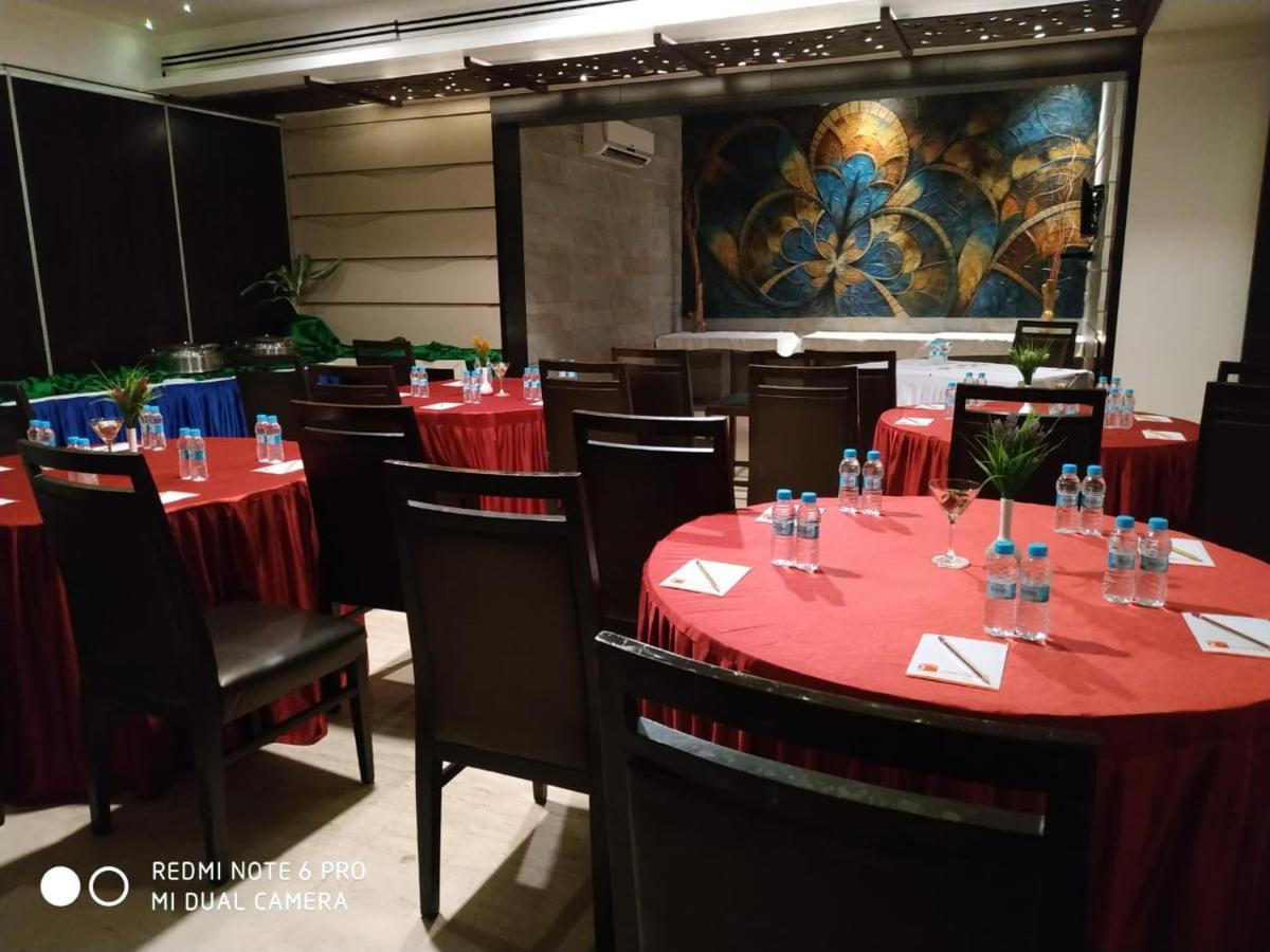 Tarawade Clarks Hotel Pune