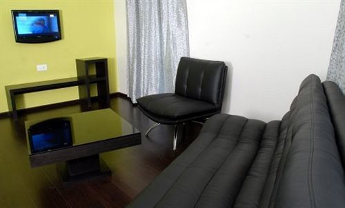 Hotel Tarawade Clarks Pune
