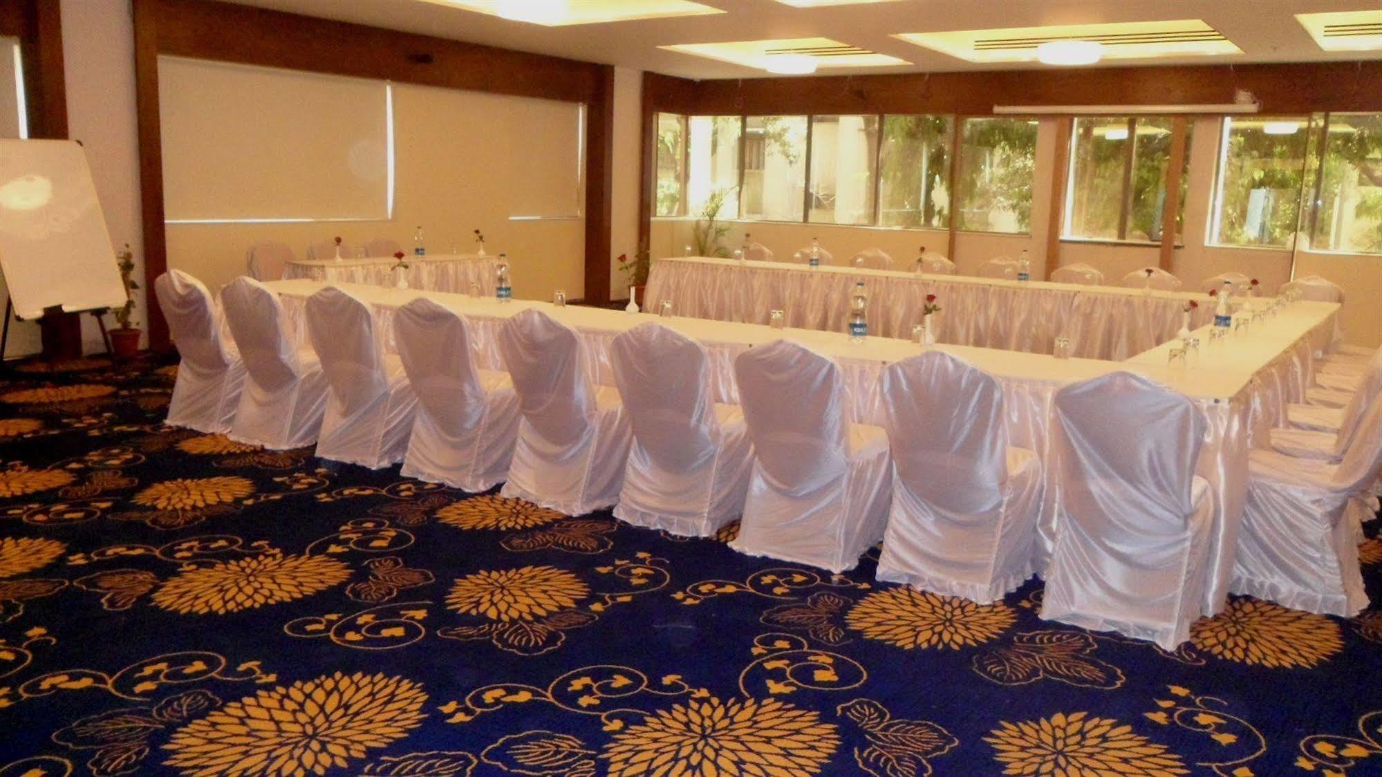 Hotel Tarawade Clarks