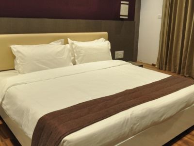 Hotel Tarawade Clarks Pune